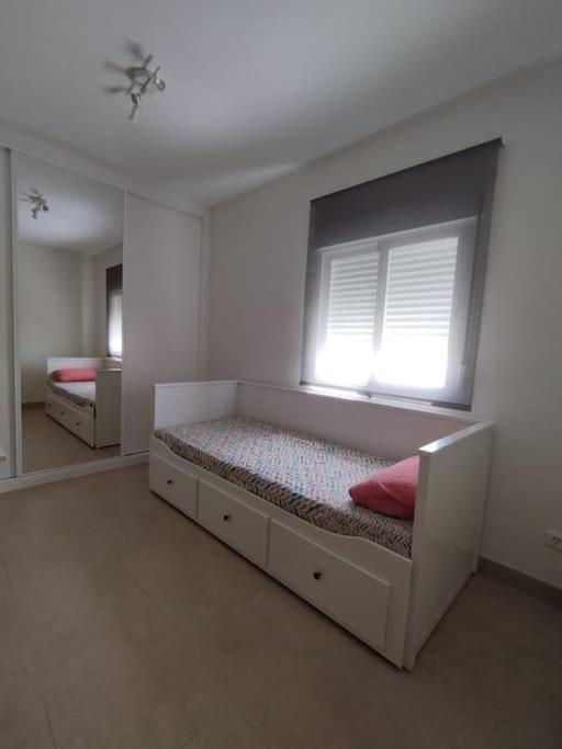 Apartamento En Jerez 3 Dormitorios Y 2 Banos Jerez de la Frontera Exterior photo